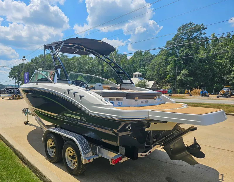 Slide: The Image of 2023 Chaparral 21 SSi boat on trailer in sunny weather. - 7