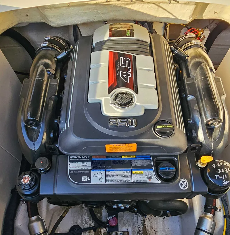Slide: The Image of Engine of 2017 Chaparral 216 SSi boat, Mercury 4.5L 250 HP. - 16