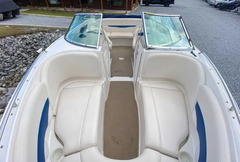 Slide: The Image of Interior view of a 2000 Chaparral 216 SSi boat. - 13