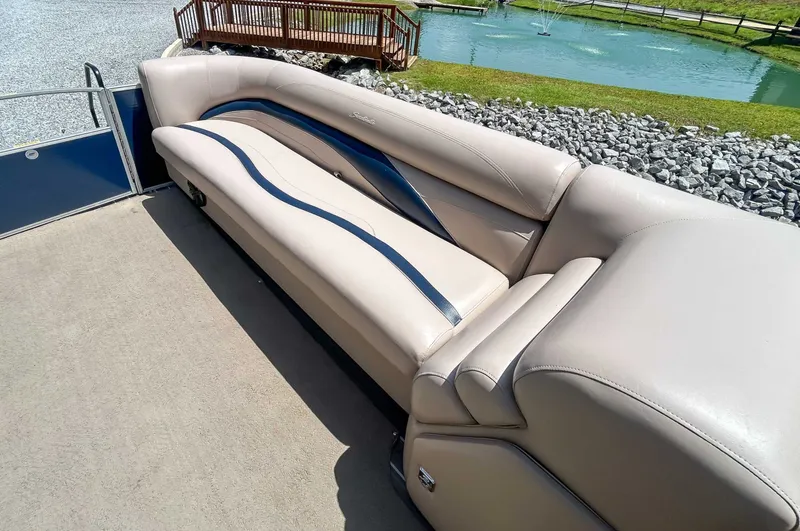 Slide: The Image of Luxurious seating on a Sweetwater 200 Premium Edition pontoon boat. - 10