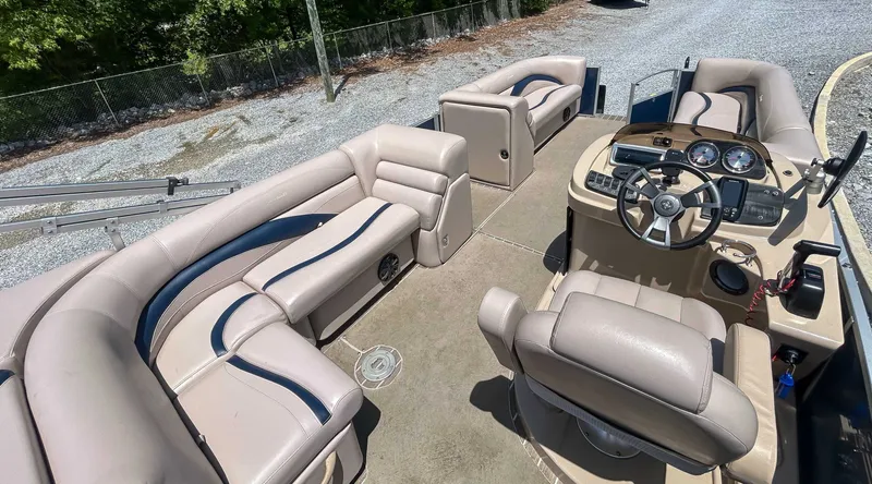 Slide: The Image of Interior view of a 2014 Sweetwater 200 Premium Edition pontoon boat. - 8
