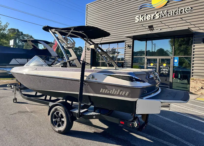 Slide: The Image of 2013 Malibu Wakesetter 20 VTX at Skier's Marine. - 7