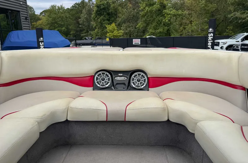 Slide: The Image of Interior of a 2008 Malibu Wakesetter 21 VLX with speakers. - 18