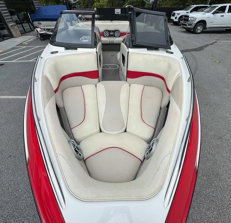 Slide: The Image of 2008 Malibu Wakesetter 21 VLX boat interior with red accents. - 4