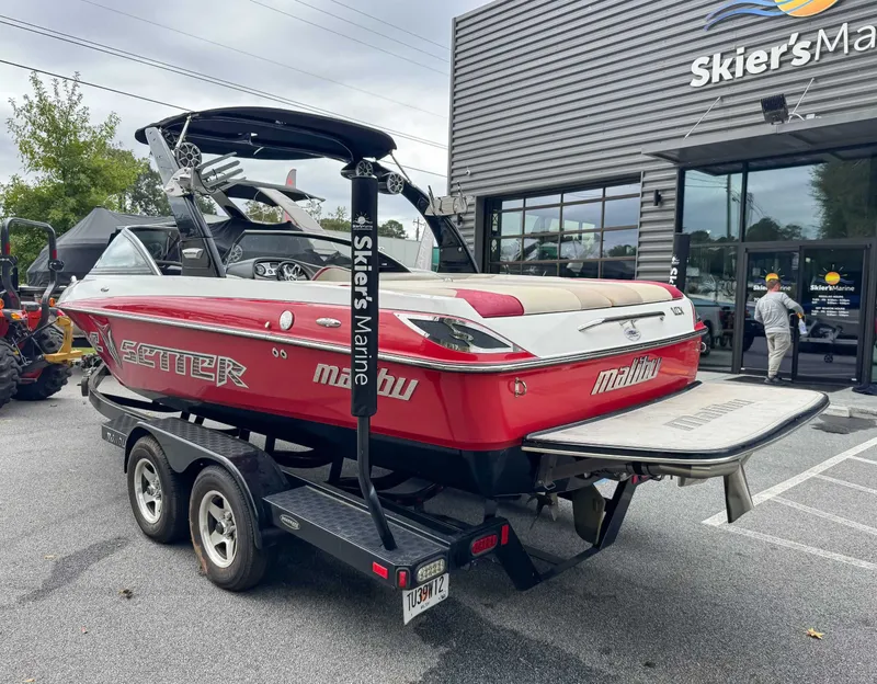 Slide: The Image of 2008 Malibu Wakesetter 21 VLX boat at Skier's Marine. - 7