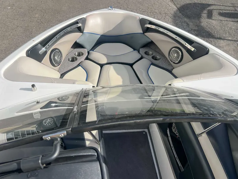 Slide: The Image of Interior of a 2011 Malibu Wakesetter 23 LSV boat. - 14