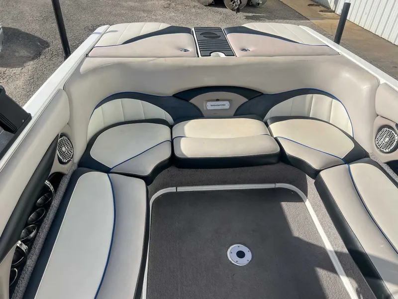 Slide: The Image of Interior of 2011 Malibu Wakesetter 23 LSV with seating area. - 22