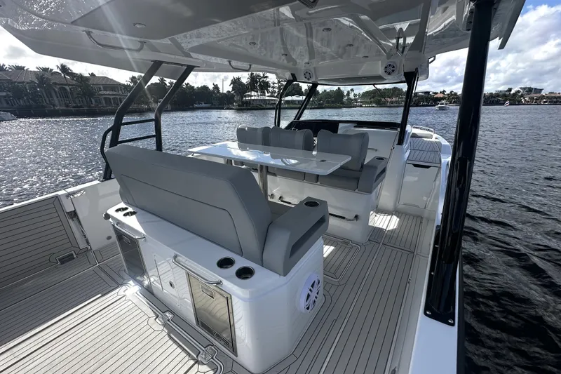 Slide: The Image of Cruisers 38 VTR 2026 - 28