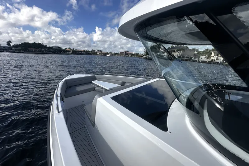Slide: The Image of Cruisers 38 VTR 2026 - 40