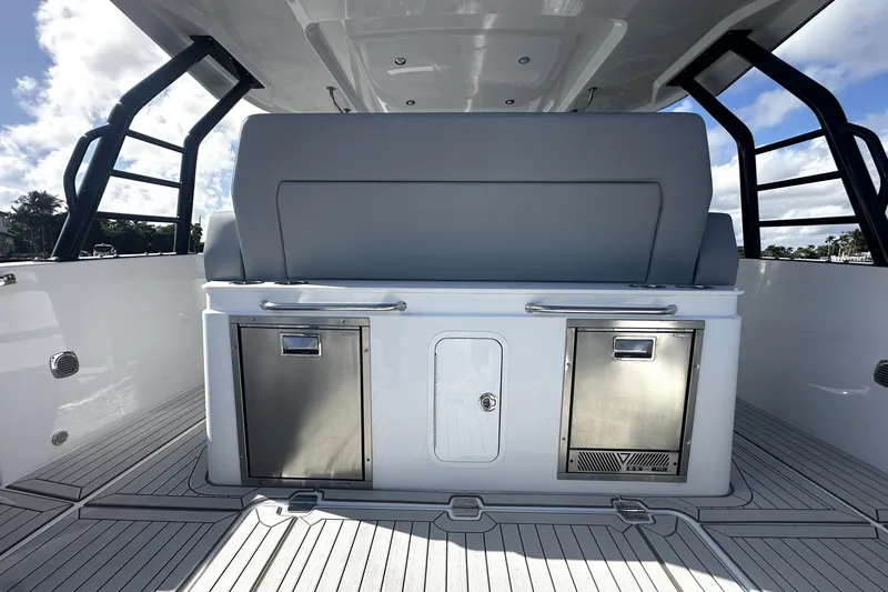 Slide: The Image of Cruisers Yachts 38 VTR 2026 - 23