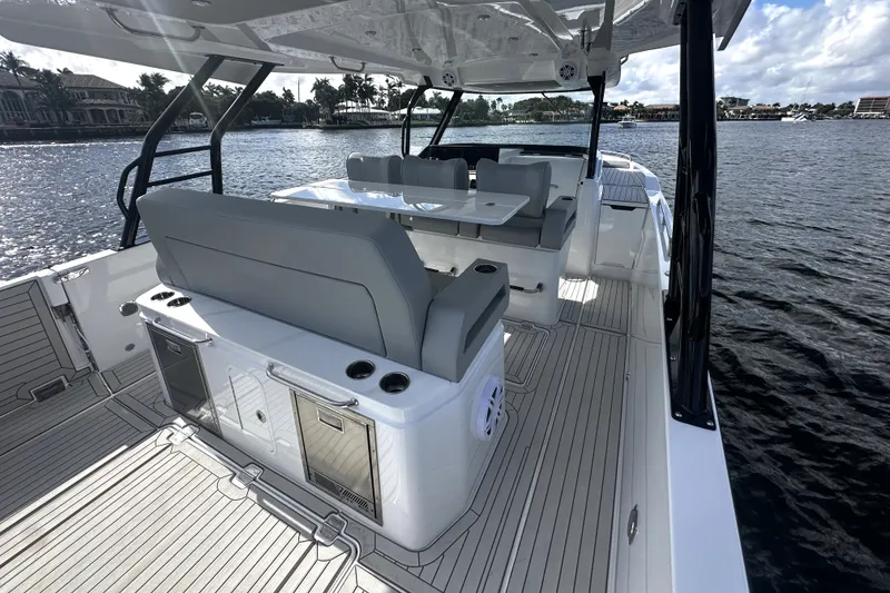 Slide: The Image of Cruisers Yachts 38 VTR 2026 - 27