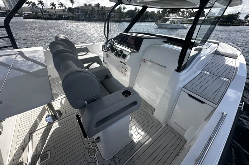 Slide: The Image of Cruisers Yachts 38 VTR 2026 - 32