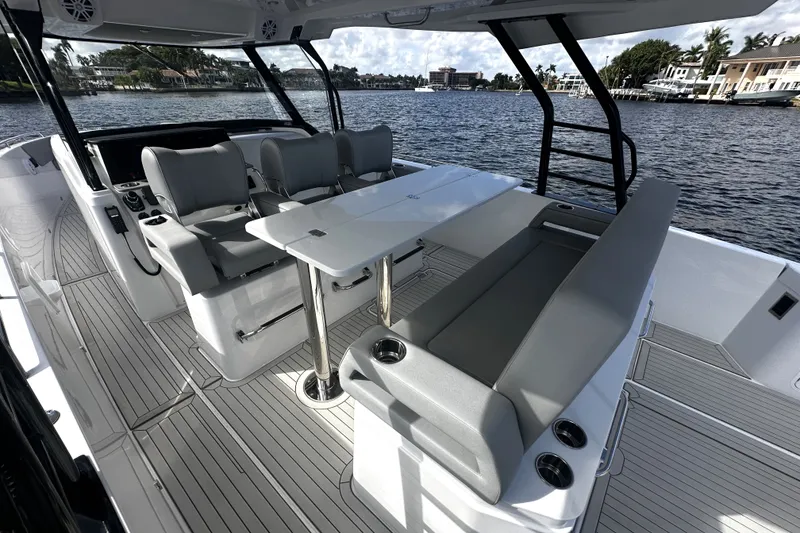 Slide: The Image of Cruisers Yachts 38 VTR 2026 - 34