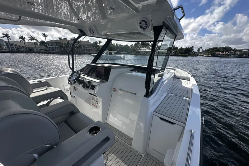 Slide: The Image of Cruisers Yachts 38 VTR 2026 - 35