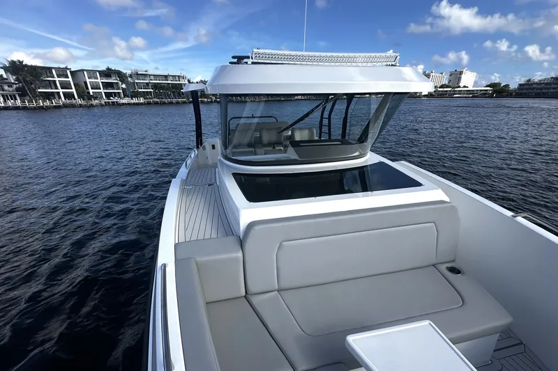 Slide: The Image of Cruisers Yachts 38 VTR 2026 - 44