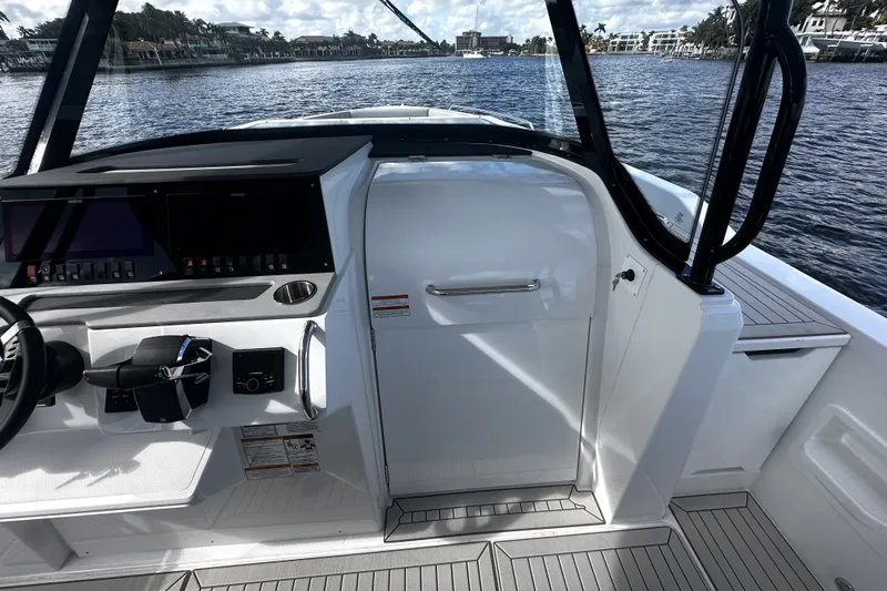 Slide: The Image of Cruisers Yachts 38 VTR 2026 - 46