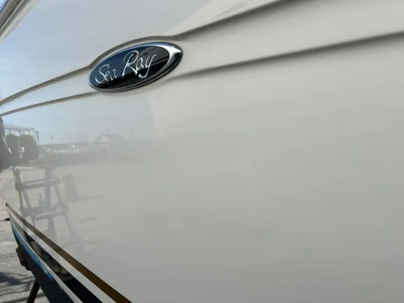 Slide: The Image of Sea Ray Sundancer 2002 - 18