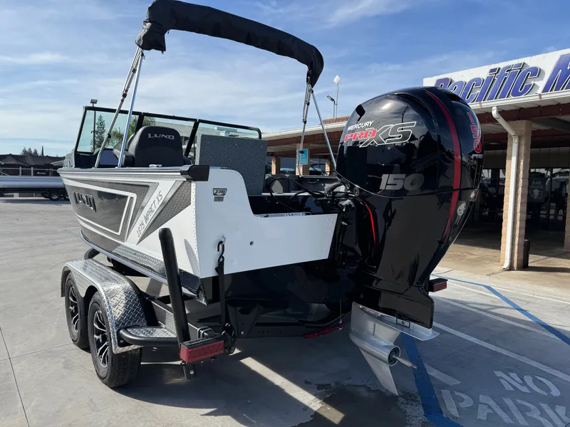 Slide: The Image of Lund Impact XS 1875 Sport w/ 150HP 2026 - 11