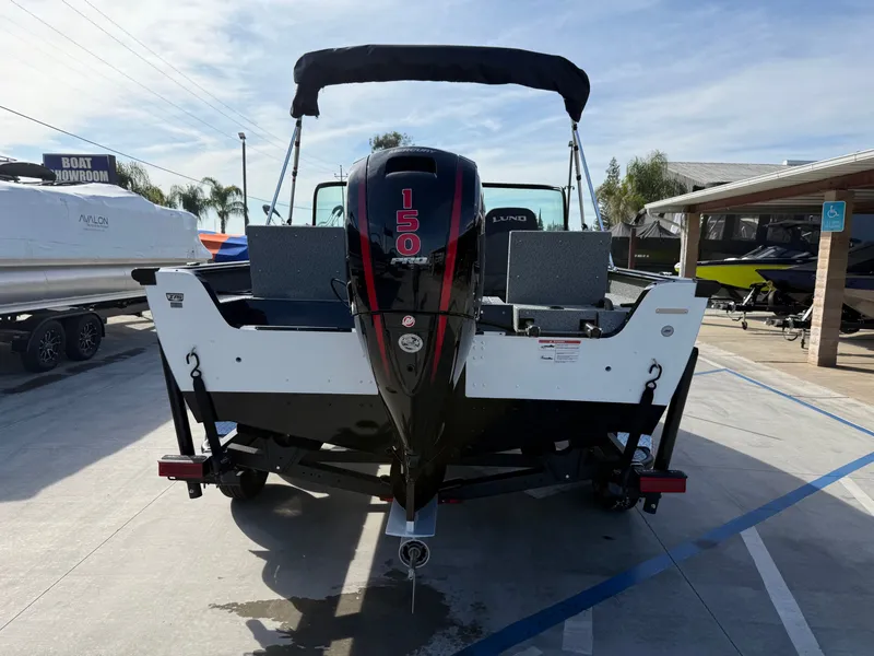 Slide: The Image of Lund Impact XS 1875 Sport w/ 150HP 2026 - 12