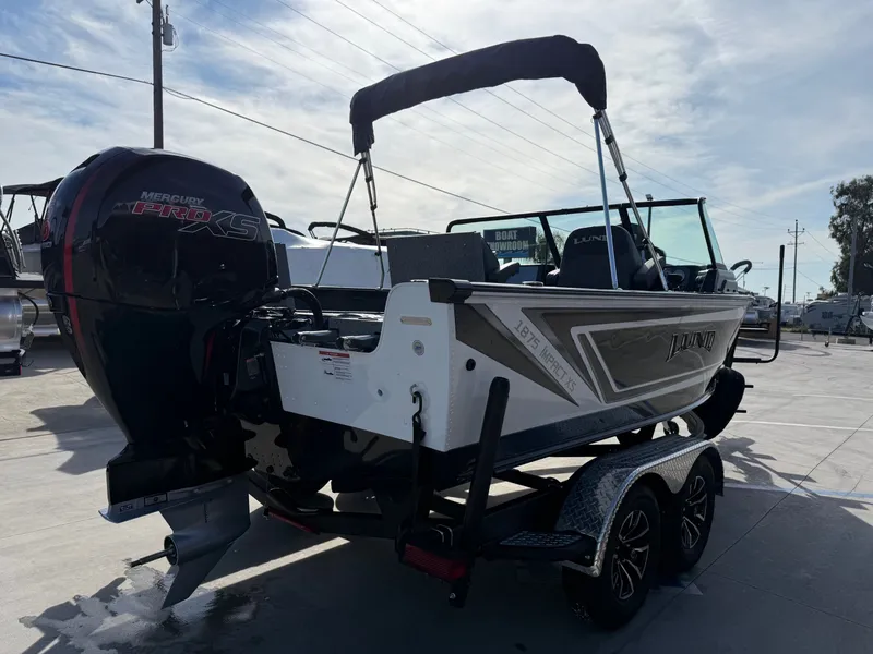 Slide: The Image of Lund Impact XS 1875 Sport w/ 150HP 2026 - 13