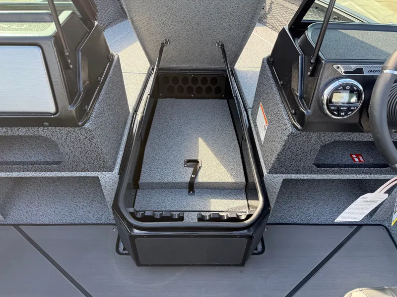 Slide: The Image of Lund Impact XS 1875 Sport w/ 150HP 2026 - 15