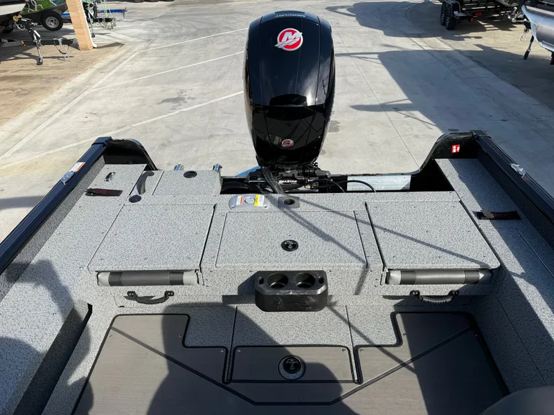 Slide: The Image of Lund Impact XS 1875 Sport w/ 150HP 2026 - 6