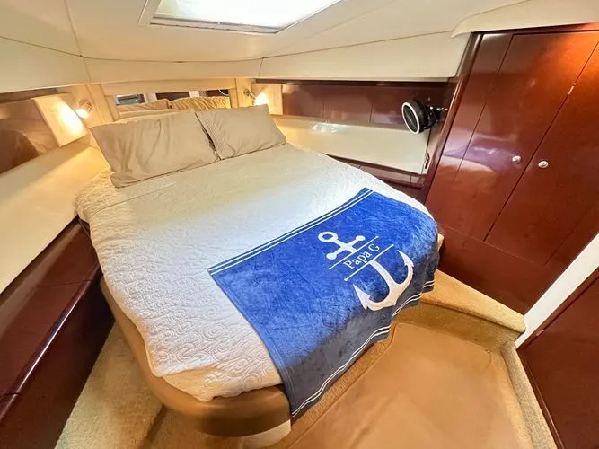 Slide: The Image of 2009 Sea Ray 44 Sedan Bridge - Image 25 - 25