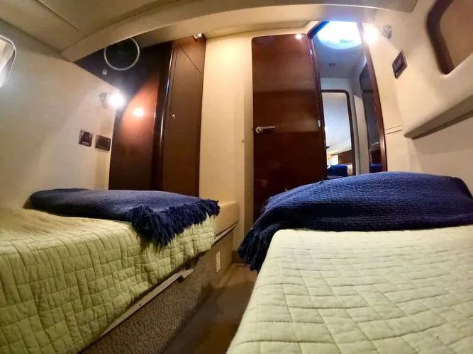 Slide: The Image of 2009 Sea Ray 44 Sedan Bridge - Image 28 - 28