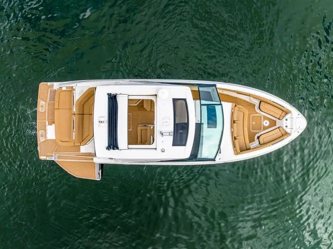 Slide: The Image of 2021 Sea Ray 400 Slx - Image 10 - 10