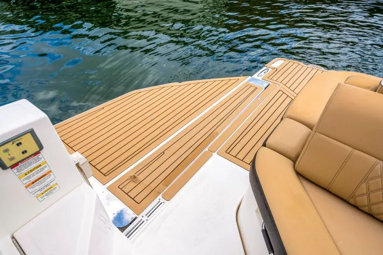 Slide: The Image of 2021 Sea Ray 400 Slx - Image 11 - 11