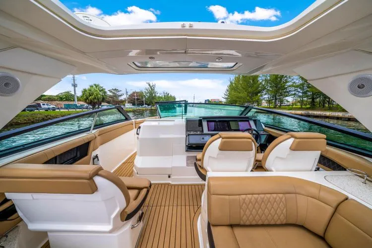 Slide: The Image of 2021 Sea Ray 400 Slx - Image 23 - 23