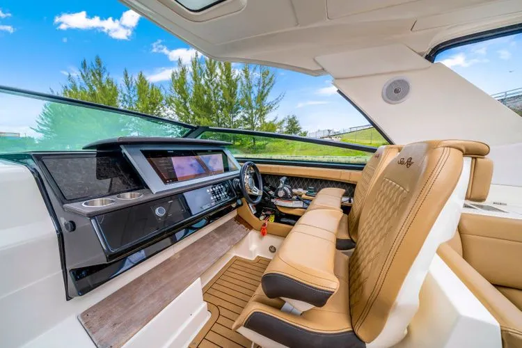 Slide: The Image of 2021 Sea Ray 400 Slx - Image 26 - 26