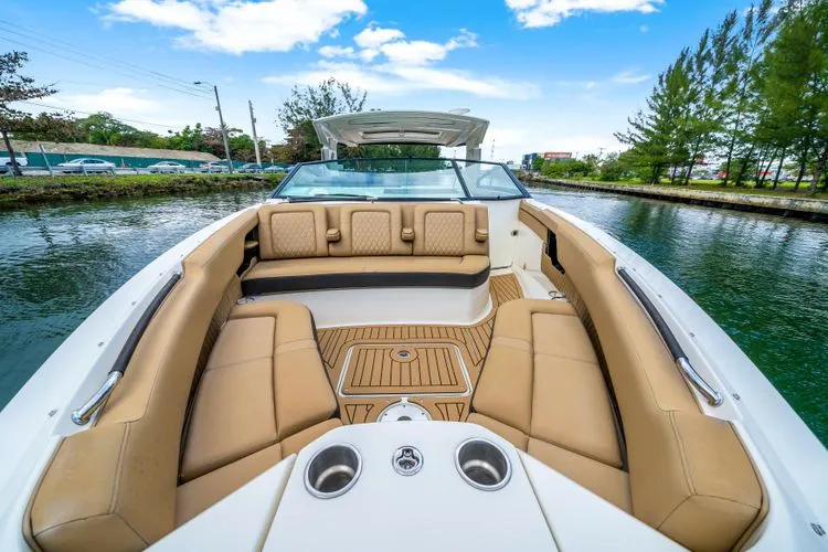 Slide: The Image of 2021 Sea Ray 400 Slx - Image 34 - 34