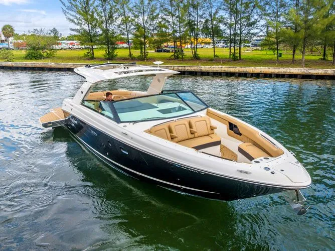Slide: The Image of 2021 Sea Ray 400 Slx - Image 36 - 36
