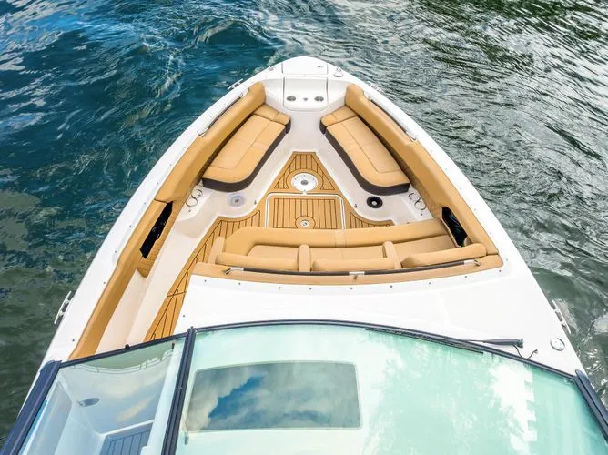 Slide: The Image of 2021 Sea Ray 400 Slx - Image 9 - 9