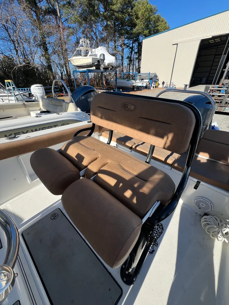 Slide: The Image of Sea Hunt Ultra 219 2022 - 17