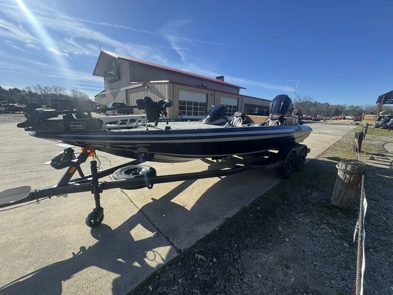 Slide: The Image of Skeeter ZXE20 2026 - 2