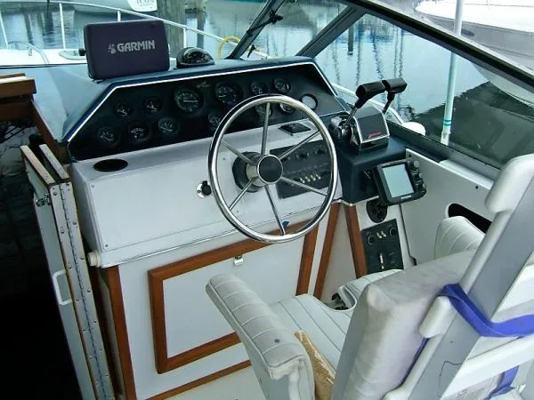 Slide: The Image of Sea Ray Amberjack 1989 - 3