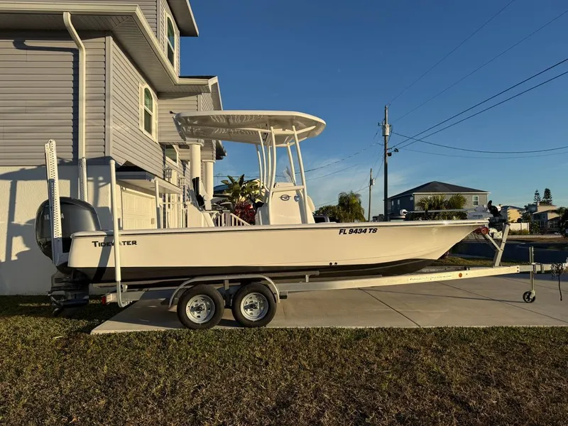 Slide: The Image of Tidewater 2110 Bay Max 2023 - 10