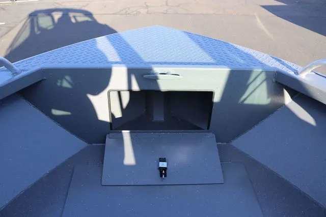 Slide: The Image of Alumaweld Stryker 220 2026 - 24