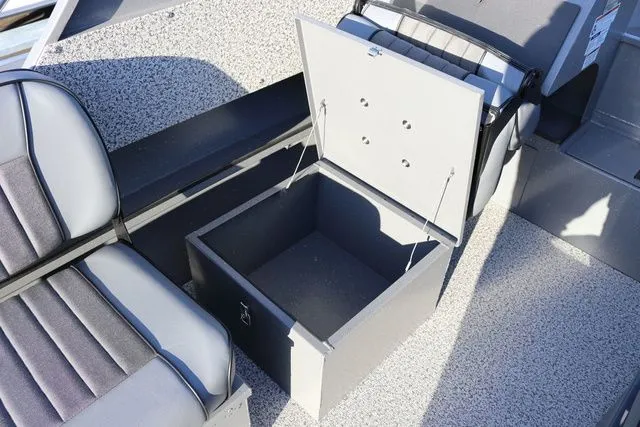 Slide: The Image of Alumaweld Stryker 220 2026 - 32