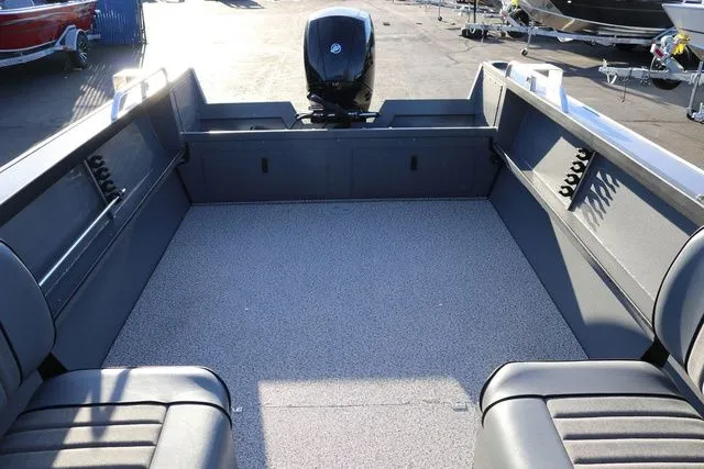 Slide: The Image of Alumaweld Stryker 220 2026 - 35