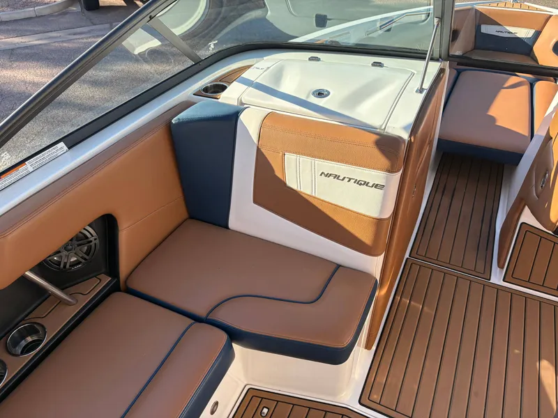 Slide: The Image of Nautique Super Air Nautique 230 2021 - 10