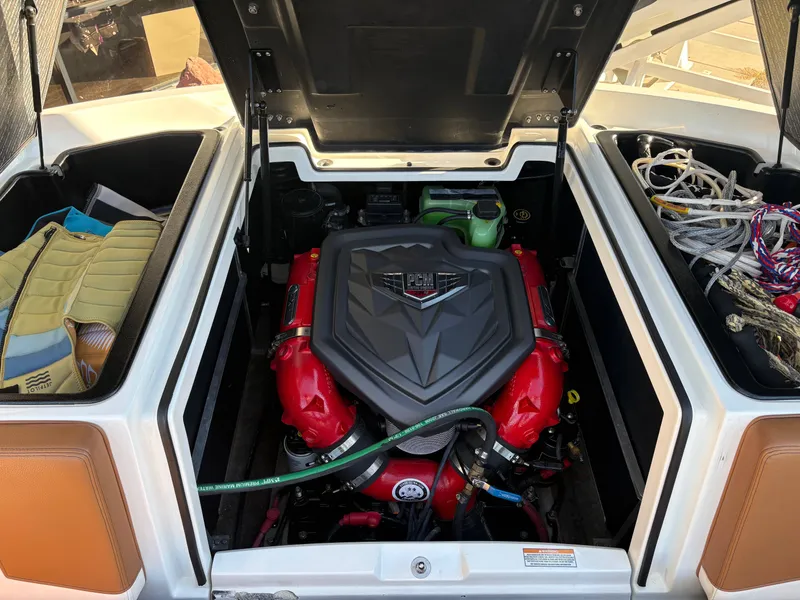 Slide: The Image of Nautique Super Air Nautique 230 2021 - 13