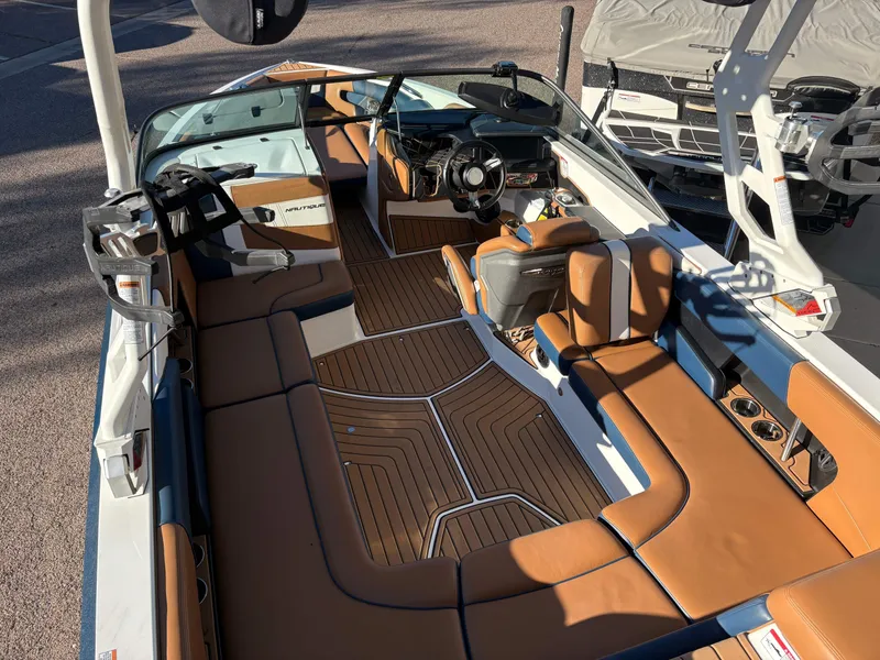 Slide: The Image of Nautique Super Air Nautique 230 2021 - 5