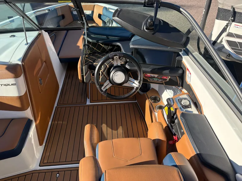 Slide: The Image of Nautique Super Air Nautique 230 2021 - 7