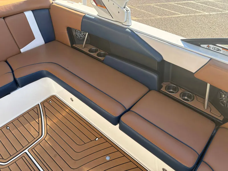 Slide: The Image of Nautique Super Air Nautique 230 2021 - 8