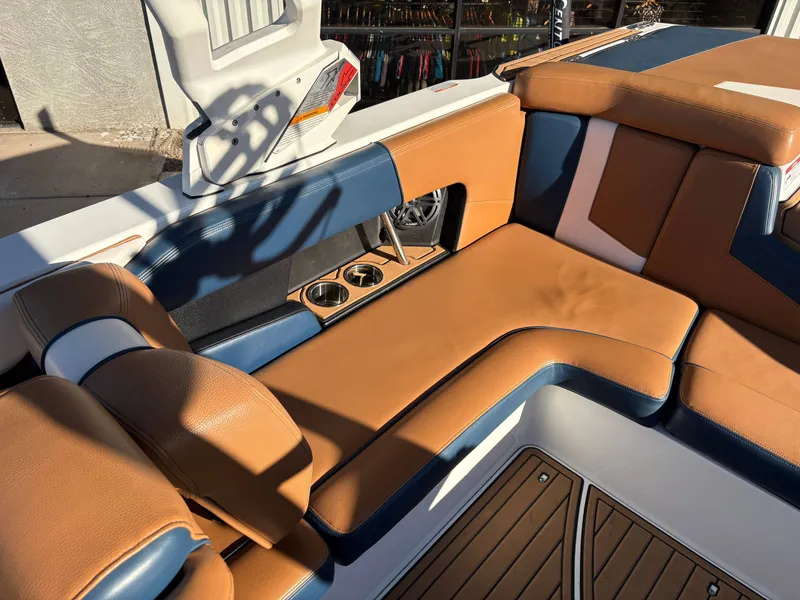 Slide: The Image of Nautique Super Air Nautique 230 2021 - 9