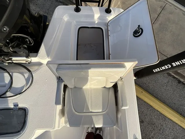 Slide: The Image of Blue Wave 2200STL 2016 - 12