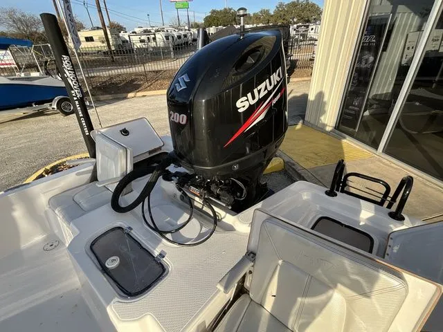 Slide: The Image of Blue Wave 2200STL 2016 - 13